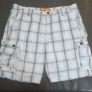 Lee Men's Light Gray Plaid Cargo Shorts